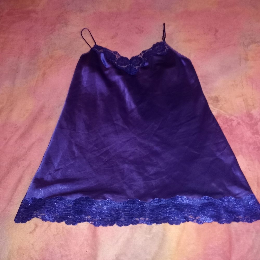 Large VINTAGE LADY MANHATTAN Royal Blue Silky Lace Nightie